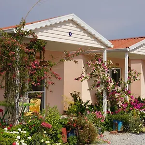  Oda ve Kahvaltı Yelken Bungalov