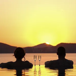 5* Hotel Ni Marin